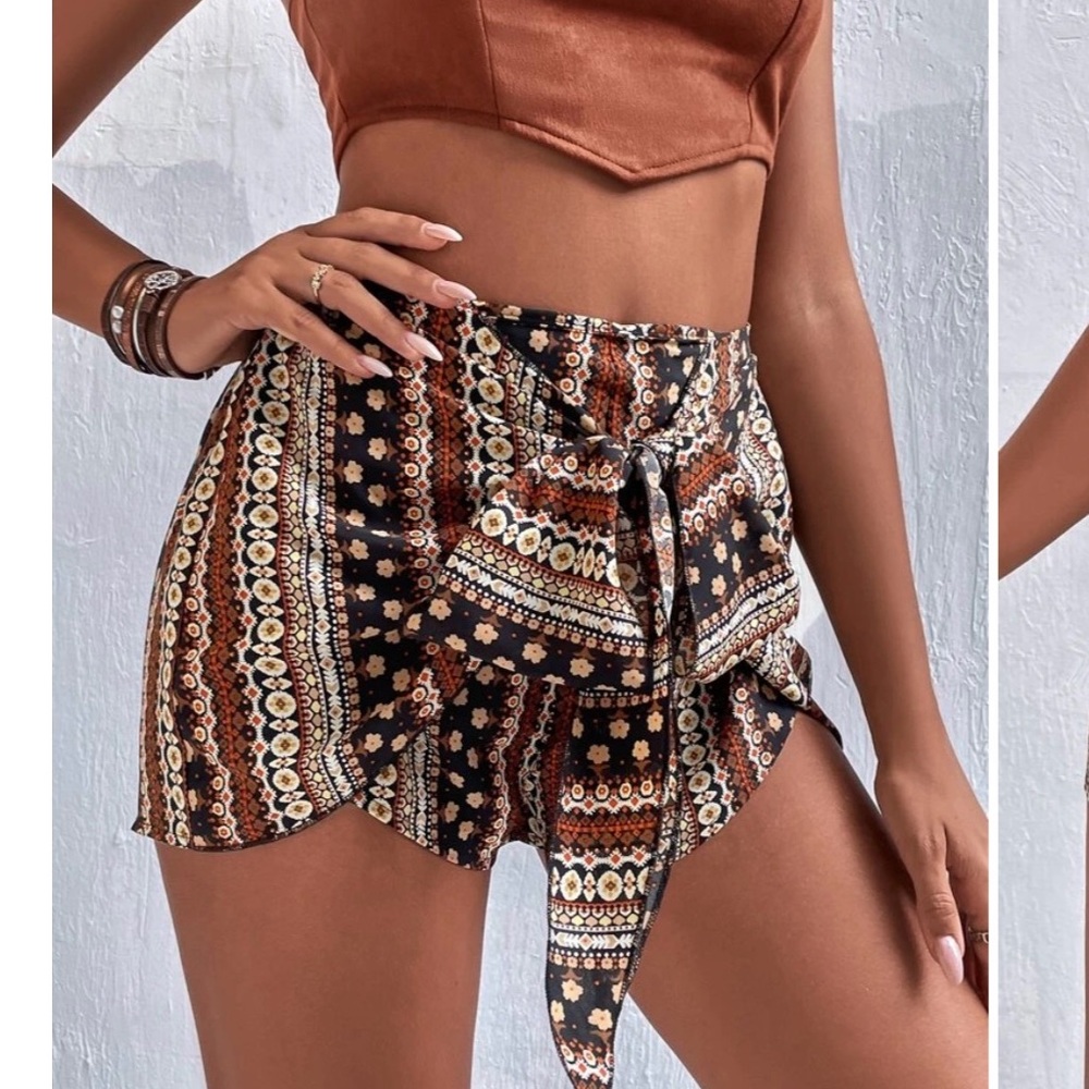 Geo print tie shorts